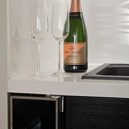 Apartmán Luxcityhome 300m Metro With Glass Balcony *