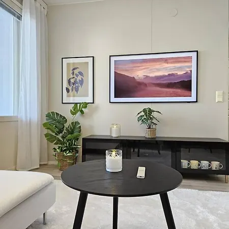Huoneisto Luxcityhome 300m Metro With Glass Balcony *
