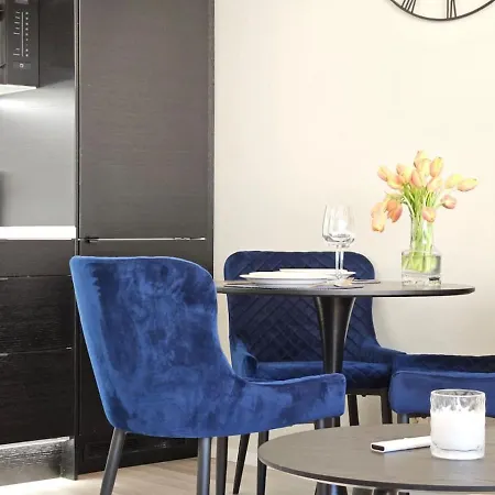 Luxcityhome 300m Metro With Glass Balcony Huoneisto