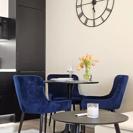 Luxcityhome 300m Metro With Glass Balcony Huoneisto *